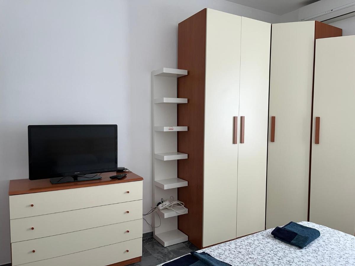 Bilocale Roggia Scagna 7 Appartement Milaan Buitenkant foto
